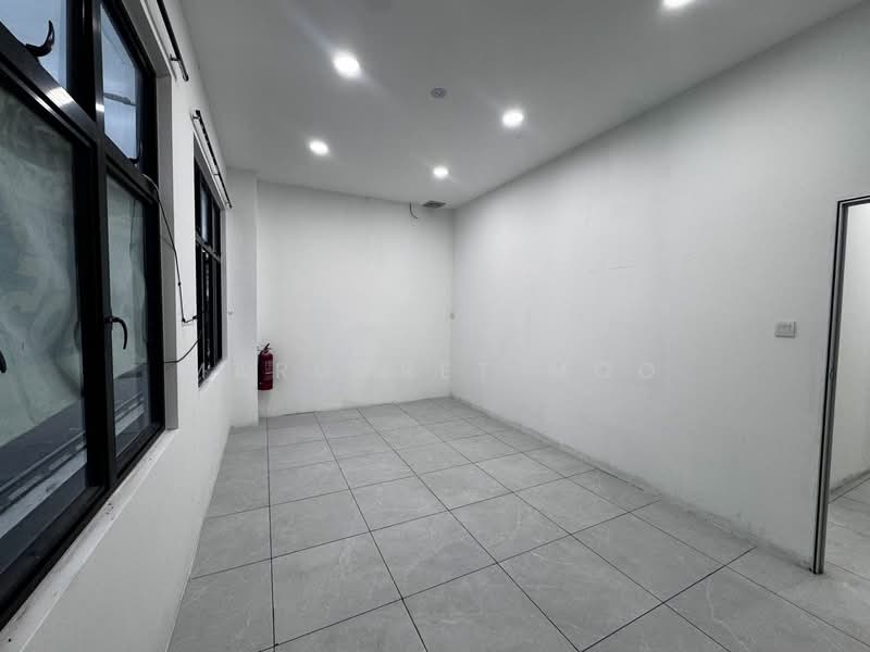 Shop for Rent in Taman Pelangi (Johor Bahru) - Margaret Moo - Interior - PropertyGuru.com.my