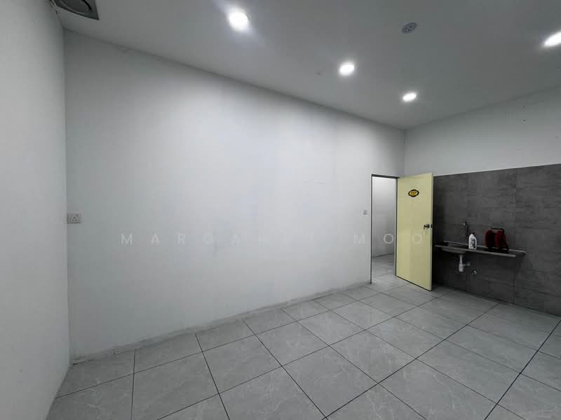 Shop for Rent in Taman Pelangi (Johor Bahru) - Margaret Moo - Interior - PropertyGuru.com.my