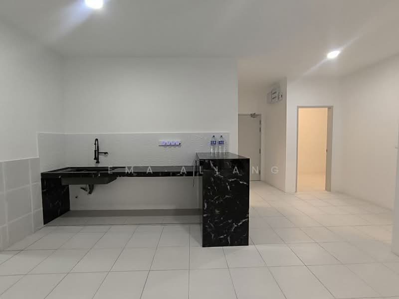 Kondominium untuk Disewa di Residensi Sateria - EMA ALLANG - Kitchen - PropertyGuru.com.my