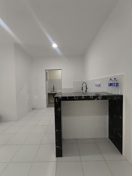 Kondominium untuk Disewa di Residensi Sateria - EMA ALLANG - Kitchen - PropertyGuru.com.my