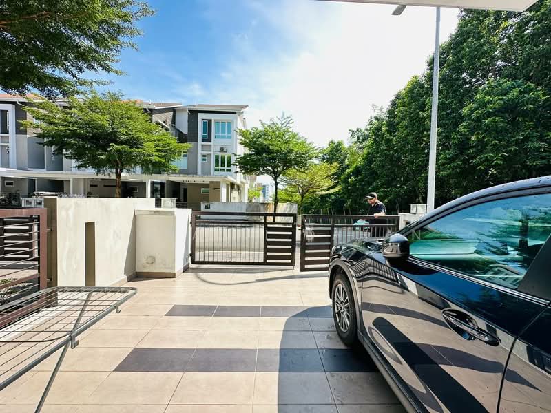 3-storey Terraced House for Sale in Bandar Rinching (Semenyih) - Noraini Dahan - Exterior - PropertyGuru.com.my