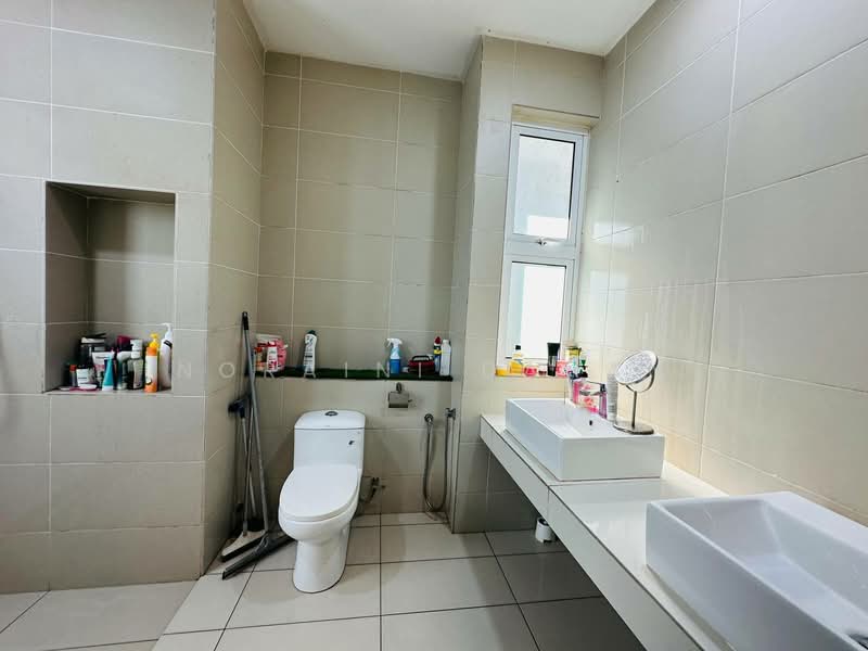 3-storey Terraced House for Sale in Bandar Rinching (Semenyih) - Noraini Dahan - Bathroom - PropertyGuru.com.my