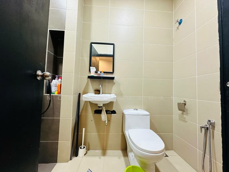 3-storey Terraced House for Sale in Bandar Rinching (Semenyih) - Noraini Dahan - Bathroom - PropertyGuru.com.my
