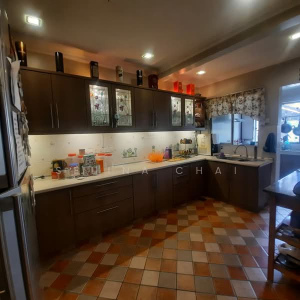 USJ16 untuk Untuk Dijual - RM 1,050,000, Feb 2026 - Kitchen - PropertyGuru.com.my