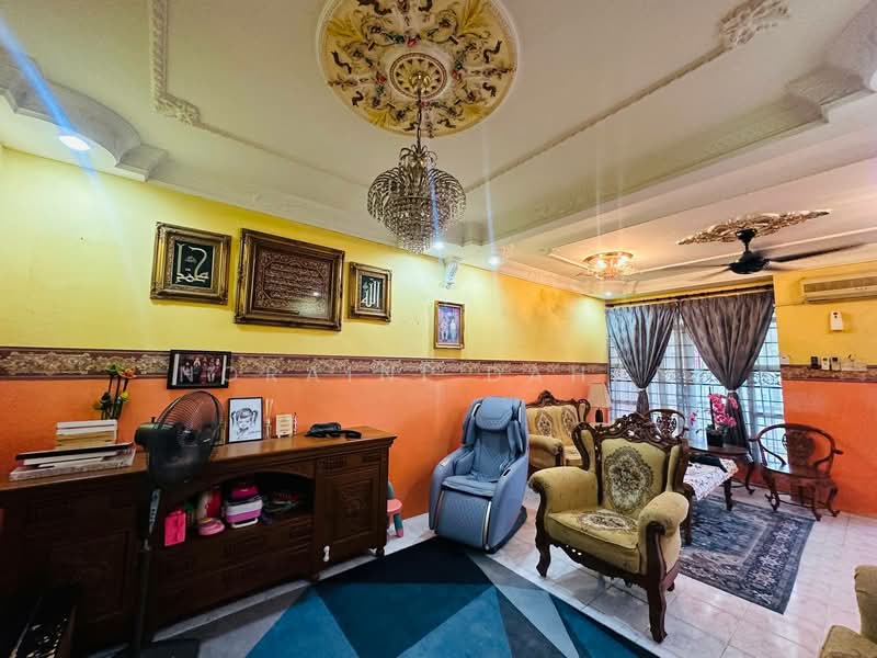1-storey Terraced House for Sale in Semenyih (Selangor) - Noraini Dahan - Living Room - PropertyGuru.com.my