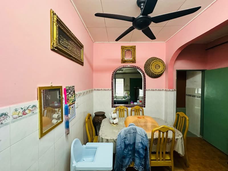 1-storey Terraced House for Sale in Semenyih (Selangor) - Noraini Dahan - Dining Room - PropertyGuru.com.my