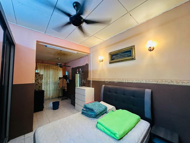 1-storey Terraced House for Sale in Semenyih (Selangor) - Noraini Dahan - Bedroom - PropertyGuru.com.my