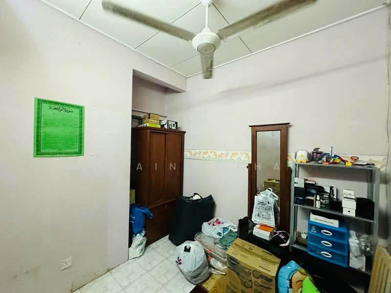 1-storey Terraced House for Sale in Semenyih (Selangor) - Noraini Dahan - Bedroom - PropertyGuru.com.my