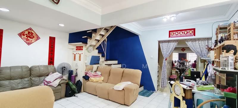 2-storey Terraced House for Sale in Seri Kembangan (Selangor) - Muhammad Muadz - Living Room - PropertyGuru.com.my