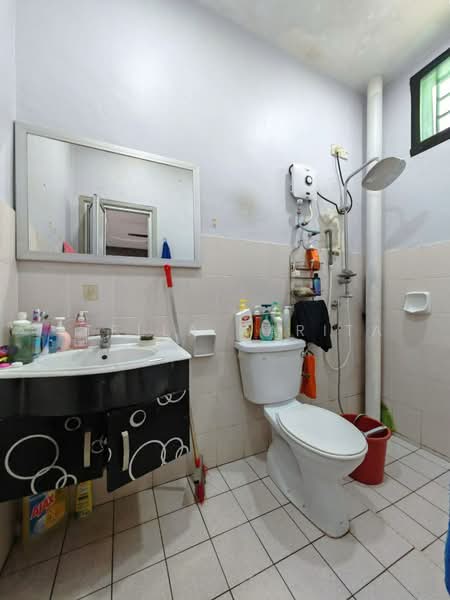 2-storey Terraced House for Sale in Taman Nusa Idaman (Iskandar Puteri (Nusajaya)) - Stella Narita - Bathroom - PropertyGuru.com.my