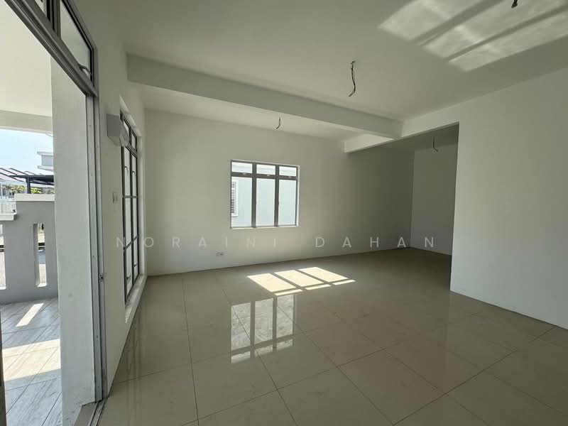 Taman Langat Utama untuk Untuk Dijual - RM 498,888, Mac 2026 - Living Room - PropertyGuru.com.my