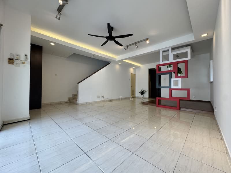 2.5-storey Terraced House for Sale in Seri Kembangan (Selangor) - KEN TAN - Living Room - PropertyGuru.com.my
