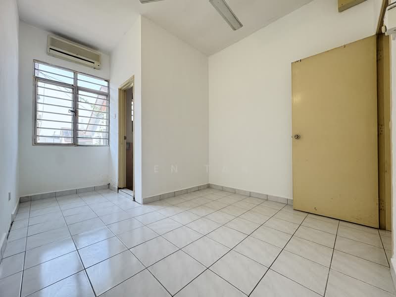 2.5-storey Terraced House for Sale in Seri Kembangan (Selangor) - KEN TAN - Interior - PropertyGuru.com.my