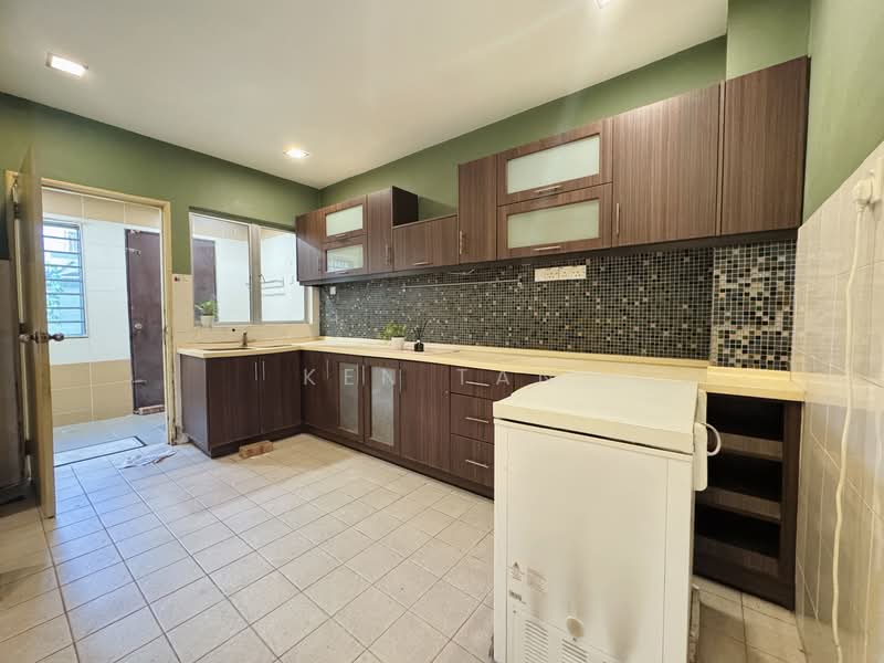 2.5-storey Terraced House for Sale in Seri Kembangan (Selangor) - KEN TAN - Kitchen - PropertyGuru.com.my