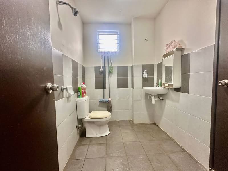 Taman Indah KLIA untuk Untuk Dijual - RM 480,000, Mac 2026 - Bathroom - PropertyGuru.com.my
