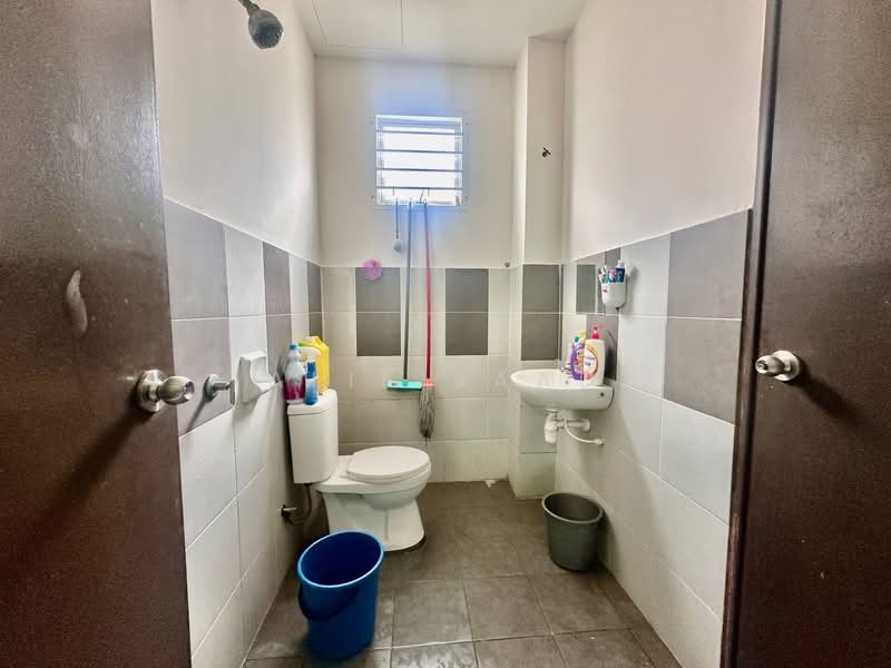 Taman Indah KLIA untuk Untuk Dijual - RM 480,000, Mac 2026 - Bathroom - PropertyGuru.com.my