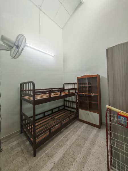 Taman Kempas Tamans Kempass untuk Untuk Disewa - RM 1,400 /bulan, Mac 2026 - Bedroom - PropertyGuru.com.my