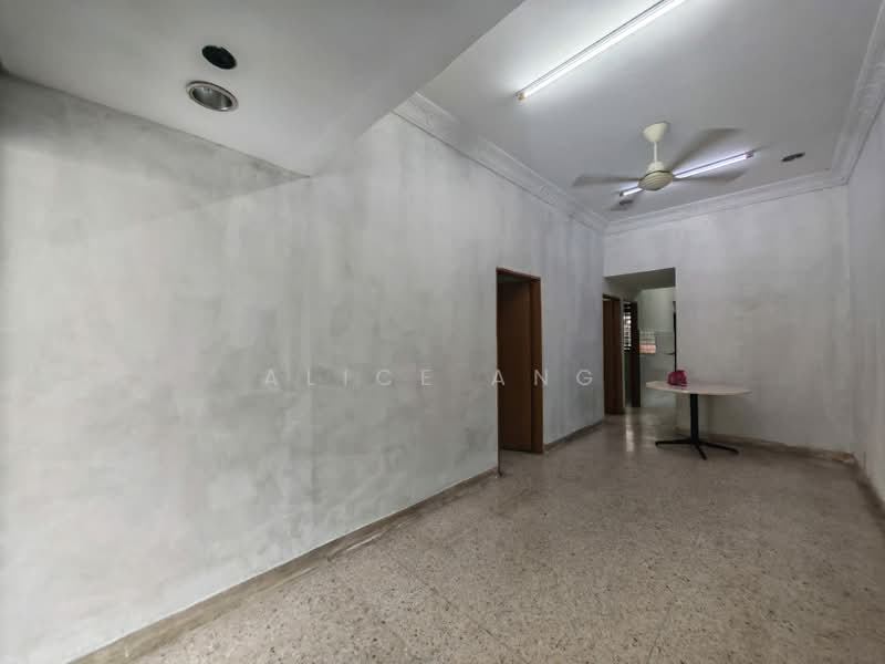 Taman Kempas Tamans Kempass untuk Untuk Disewa - RM 1,400 /bulan, Mac 2026 - Living Room - PropertyGuru.com.my