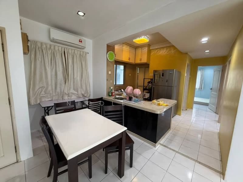Apartment for Sale at Gambier Heights - Nicole Koh - Kitchen - PropertyGuru.com.my