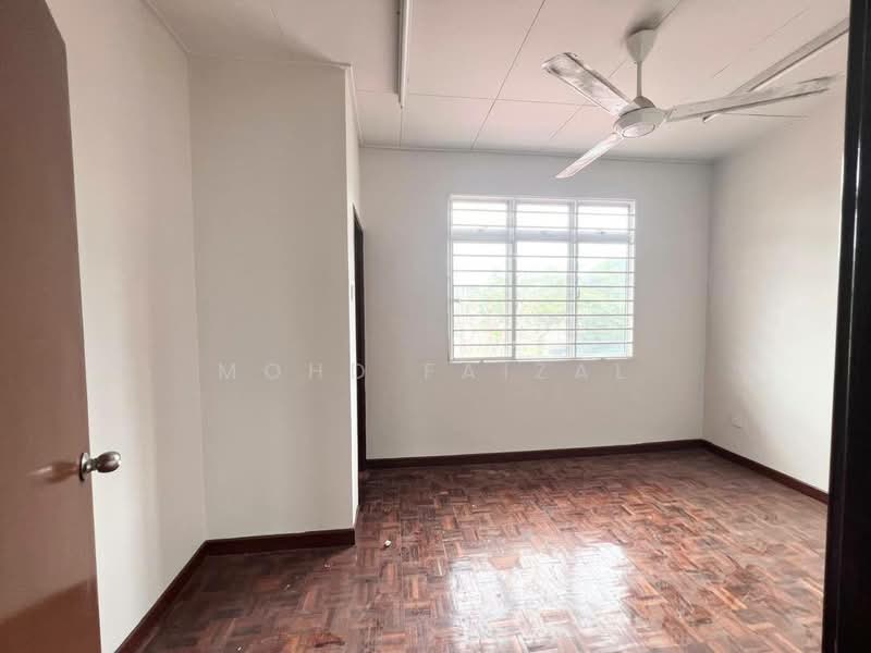 2-storey Terraced House for Sale in Beranang (Selangor) - Mohd Faizal - Bedroom - PropertyGuru.com.my