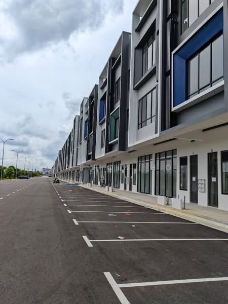 Shop for Rent in Austin Crest (Johor Bahru) - Darrow Ho - Exterior - PropertyGuru.com.my