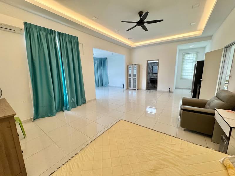 Taman Senawang Perdana untuk Untuk Dijual - RM 700,000, Mac 2026 - Living Room - PropertyGuru.com.my