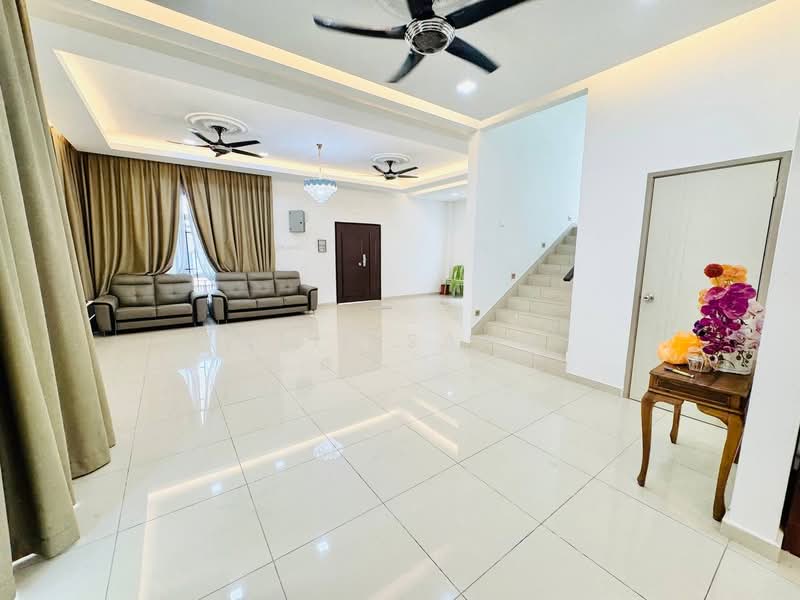 Taman Senawang Perdana untuk Untuk Dijual - RM 700,000, Mac 2026 - Living Room - PropertyGuru.com.my