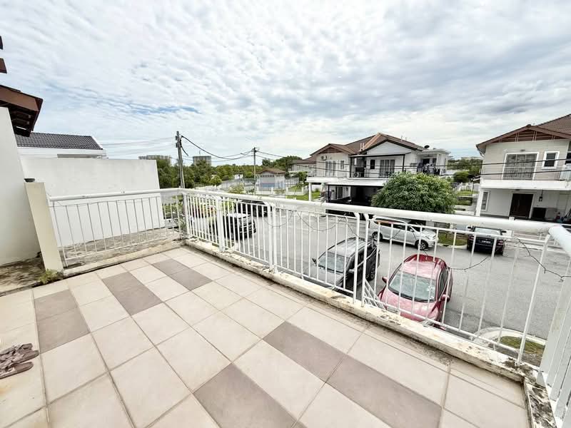 Cluster House for Sale in Sepang (Selangor) - Alif Saad - Balcony - PropertyGuru.com.my