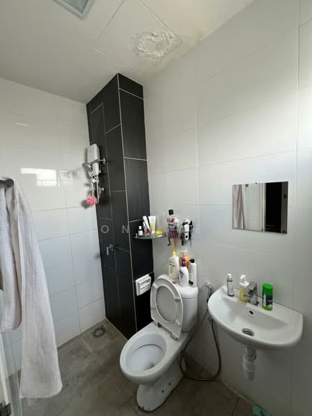 Service Residence for Sale at Seasons Garden Residences - Rony Yeo - Bathroom - PropertyGuru.com.my