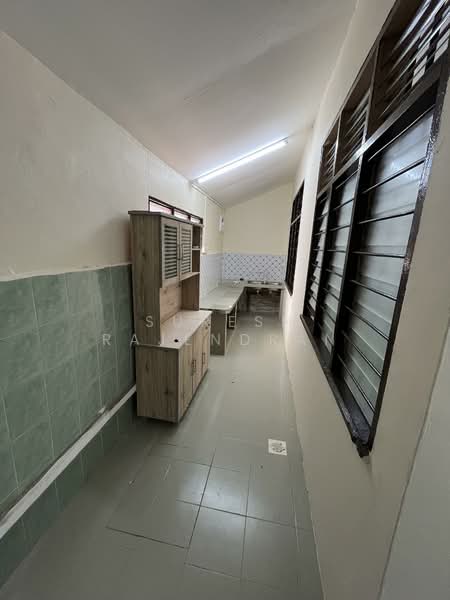 1-storey Terraced House for Rent in Taman Puteri Wangsa (Ulu Tiram) - Suresh Rajendran - Kitchen - PropertyGuru.com.my