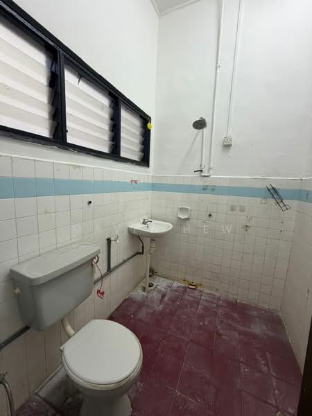 1-storey Terraced House for Rent in Taman Sentosa (Johor Bahru) - Mavis Hew - Bathroom - PropertyGuru.com.my