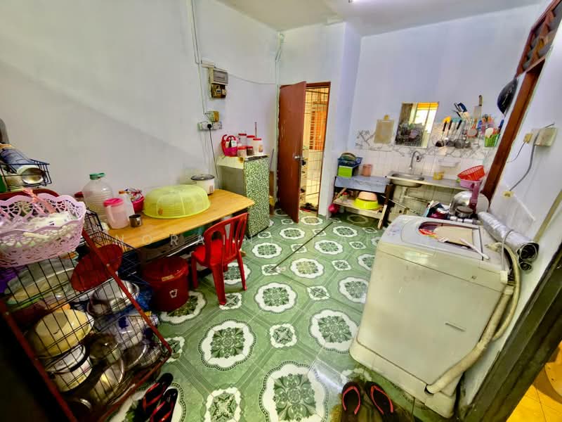 Flat for Sale at Taman Bukit Mewah - Noraini Dahan - Kitchen - PropertyGuru.com.my