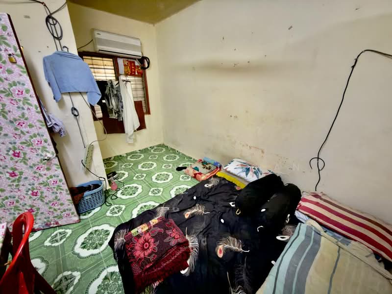 Flat for Sale at Taman Bukit Mewah - Noraini Dahan - Bedroom - PropertyGuru.com.my