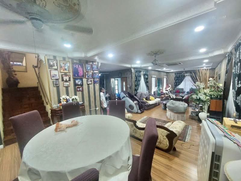 Taman Sri Ampang, Ampang Jaya untuk Untuk Dijual - RM 1,800,000, Feb 2026 - Living Room - PropertyGuru.com.my