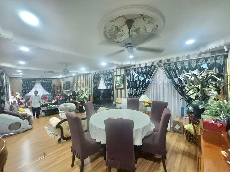 Taman Sri Ampang, Ampang Jaya untuk Untuk Dijual - RM 1,800,000, Feb 2026 - Living Room - PropertyGuru.com.my