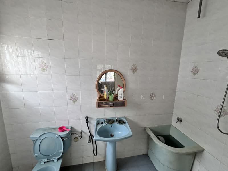 Bungalow for Sale in Pusat Bandaraya (Kuala Lumpur) - Fitri Zainal - Bathroom - PropertyGuru.com.my