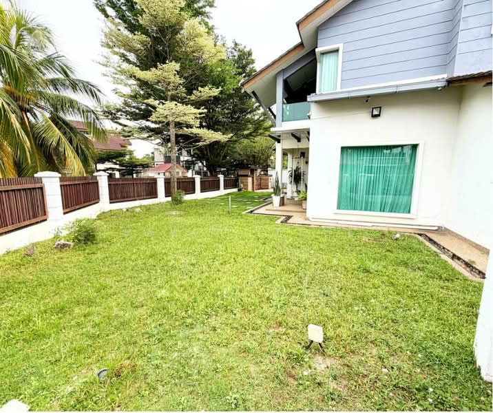 Pusat Bandar Putra Permai untuk Untuk Dijual - RM 1,800,000, Mac 2026 - Exterior - PropertyGuru.com.my