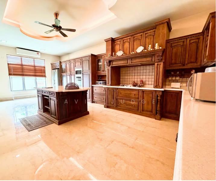 Pusat Bandar Putra Permai untuk Untuk Dijual - RM 1,800,000, Mac 2026 - Kitchen - PropertyGuru.com.my