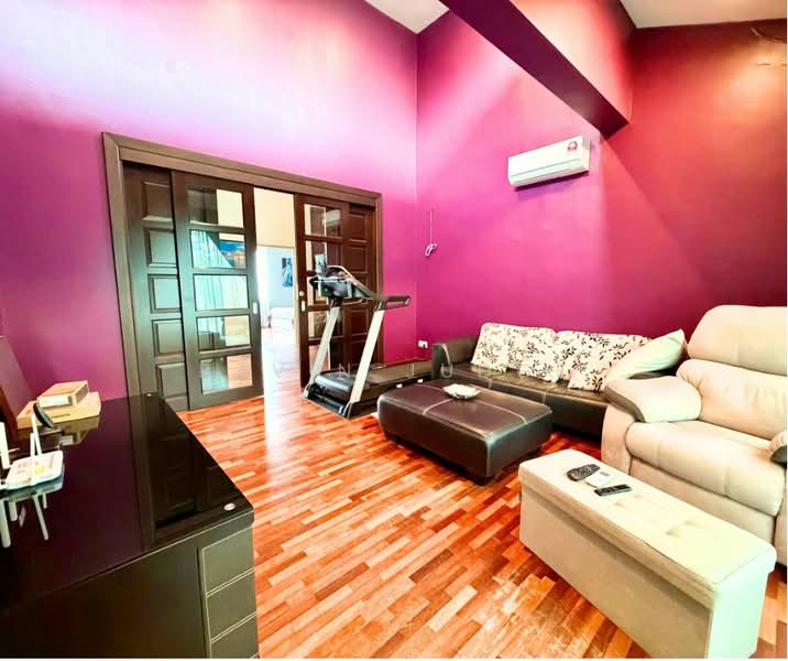 Pusat Bandar Putra Permai untuk Untuk Dijual - RM 1,800,000, Mac 2026 - Living Room - PropertyGuru.com.my