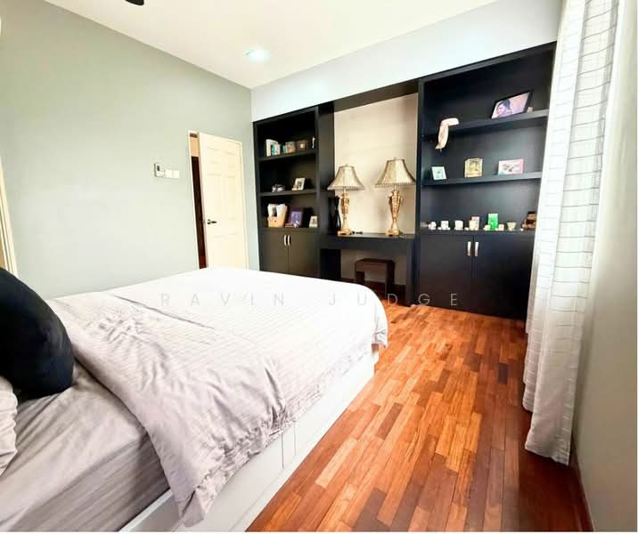 Pusat Bandar Putra Permai untuk Untuk Dijual - RM 1,800,000, Mac 2026 - Bedroom - PropertyGuru.com.my