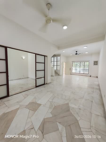 2-storey Terraced House for Rent in Ara Damansara (Selangor) - Cherry Tan - Living Room - PropertyGuru.com.my