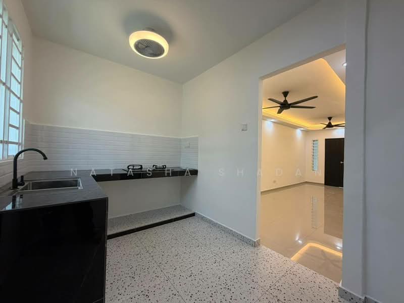 Rumah Teres 1 Tingkat untuk Dijual di Taman Haji Hamzah Alang (Kapar) - Natasha Shadan - Kitchen - PropertyGuru.com.my
