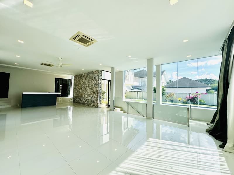 Bungalow House for Sale in Taman Hillview (Ulu Kelang) - Ravin Judge - Living Room - PropertyGuru.com.my