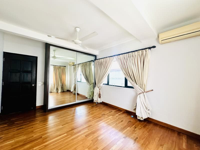 Bungalow House for Sale in Taman Hillview (Ulu Kelang) - Ravin Judge - Bedroom - PropertyGuru.com.my