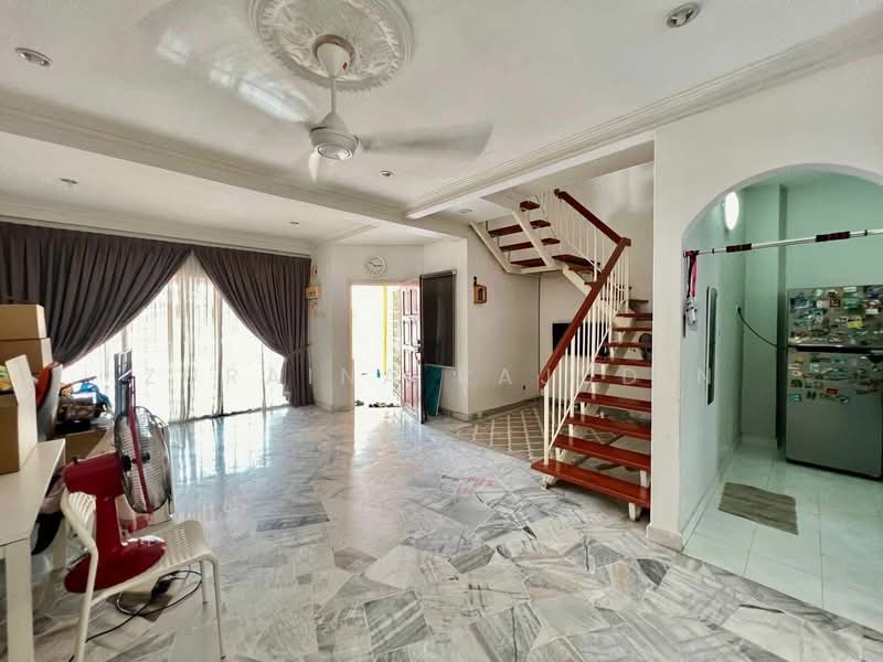 2-storey Terraced House for Sale in Seksyen 27 (Shah Alam) - Zuraina Rajudin - Living Room - PropertyGuru.com.my