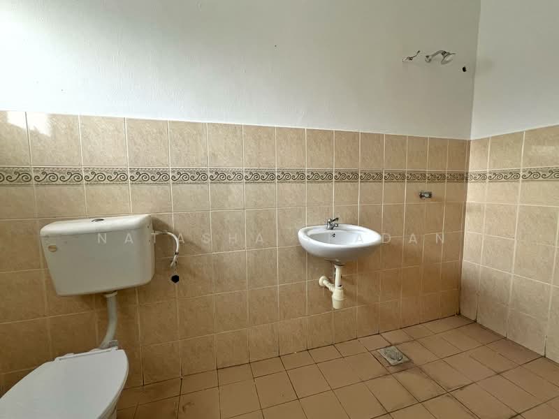 2-storey Terraced House for Sale in Alam Perdana (Puncak Alam) - Natasha Shadan - Bathroom - PropertyGuru.com.my