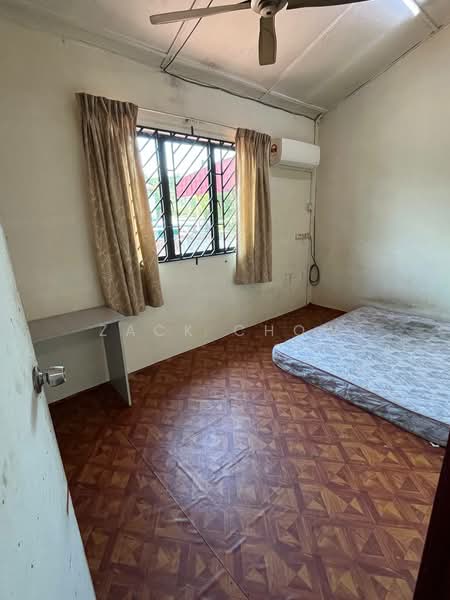 2-storey Terraced House for Rent in Taman Desa Cemerlang (Ulu Tiram) - Zack Chow - Bedroom - PropertyGuru.com.my