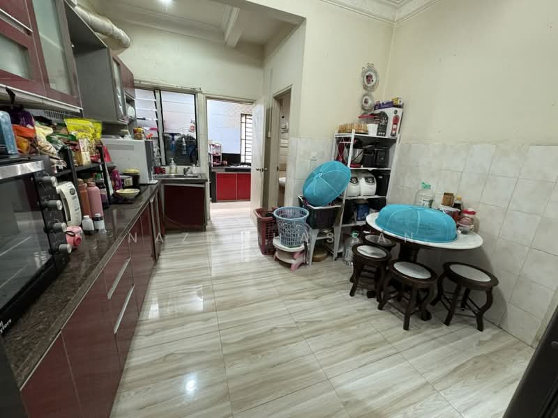2-storey Terraced House for Sale in Shah Alam (Selangor) - Nazri Hassan - Kitchen - PropertyGuru.com.my