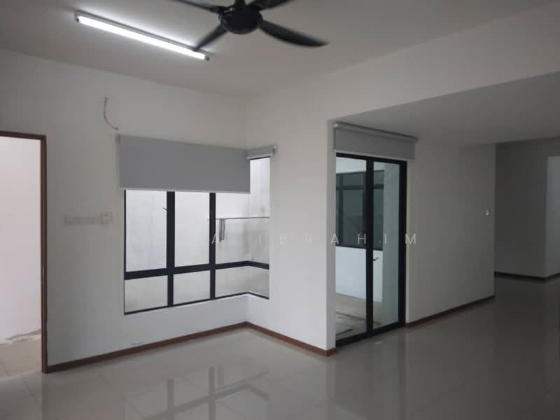 2-storey Terraced House for Rent in Taman Saujana KLIA (Sepang) - Hawa Ibrahim - Living Room - PropertyGuru.com.my