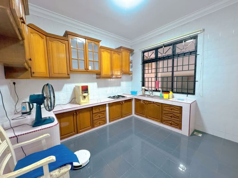 Ros Merah Heights untuk Untuk Dijual - RM 1,200,000, Mac 2026 - Kitchen - PropertyGuru.com.my